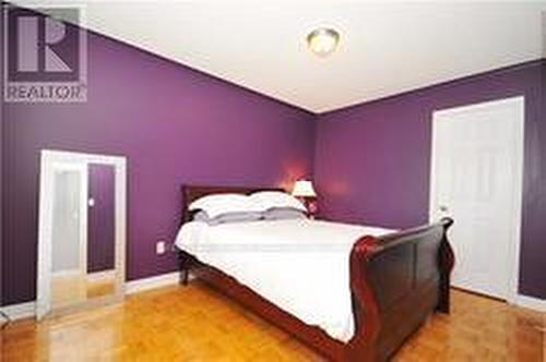 1086 Sprucedale Lane, Milton, ON - Indoor Photo Showing Bedroom