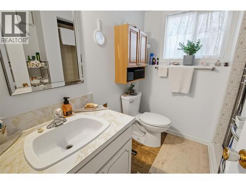 755 Morven Drive, Kamloops, BC - Indoor Photo Showing Bathroom
