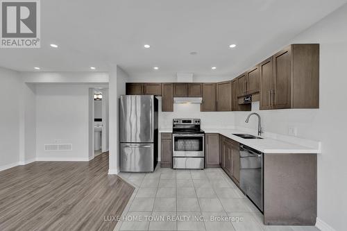 100 Monarch Street, Welland, ON - Indoor Photo Showing Kitchen