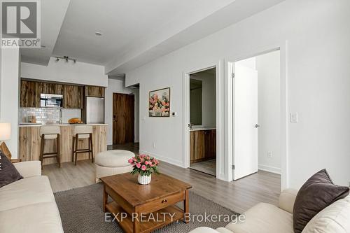 207 - 25 Wellington Street S, Kitchener, ON - Indoor Photo Showing Living Room