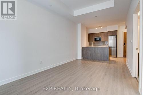209 - 25 Wellingtont Street S, Kitchener, ON - Indoor Photo Showing Kitchen