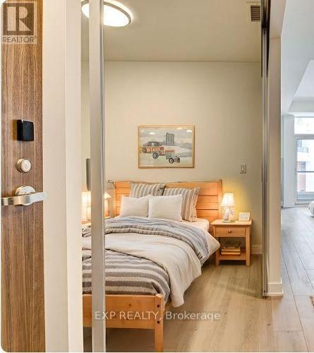 Den - 209 - 25 Wellingtont Street S, Kitchener, ON - Indoor Photo Showing Bedroom