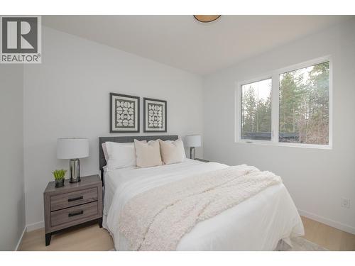 9188 Tronson Road Unit# 5, Vernon, BC - Indoor Photo Showing Bedroom