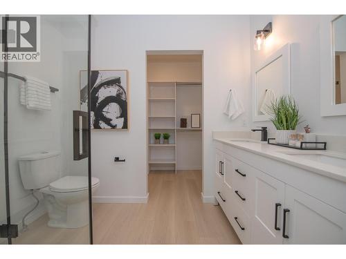 9188 Tronson Road Unit# 5, Vernon, BC - Indoor Photo Showing Bathroom