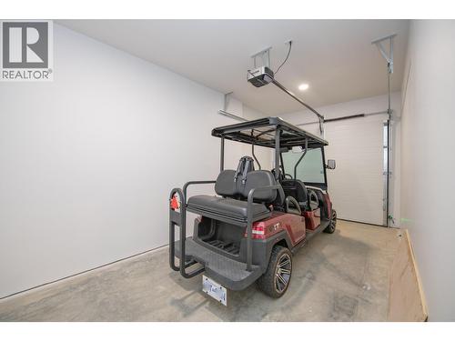 9188 Tronson Road Unit# 5, Vernon, BC - Indoor Photo Showing Garage