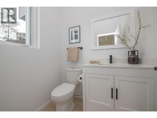 9188 Tronson Road Unit# 5, Vernon, BC - Indoor Photo Showing Bathroom