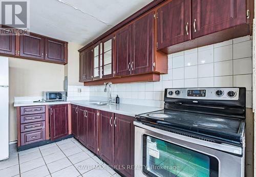 1806 - 735 Don Mills Road, Toronto, ON - Indoor Photo Showing Kitchen