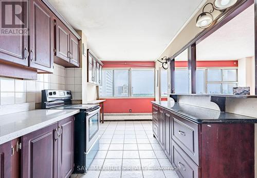 1806 - 735 Don Mills Road, Toronto, ON - Indoor Photo Showing Kitchen