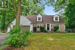 330 POPLAR DRIVE  Oakville, ON L6J 4E1