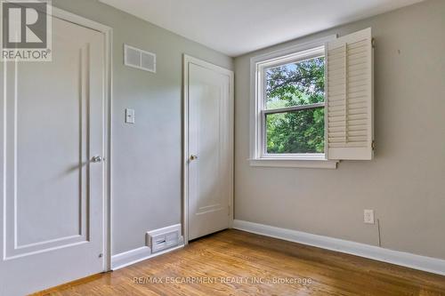 330 Poplar Drive, Oakville, ON - Indoor Photo Showing Other Room