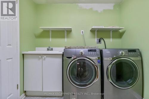330 Poplar Drive, Oakville, ON - Indoor Photo Showing Laundry Room