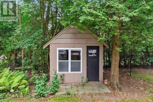 330 Poplar Drive, Oakville, ON - Outdoor