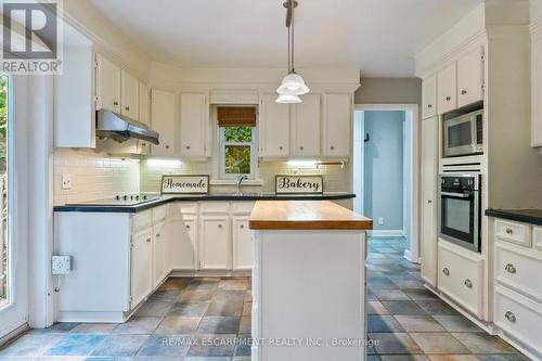 330 Poplar Drive, Oakville, ON - Indoor Photo Showing Kitchen