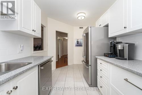 619 - 2075 Amherst Heights Drive, Burlington, ON - Indoor Photo Showing Kitchen