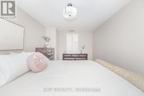 619 - 2075 Amherst Heights Drive, Burlington, ON - Indoor Photo Showing Bedroom