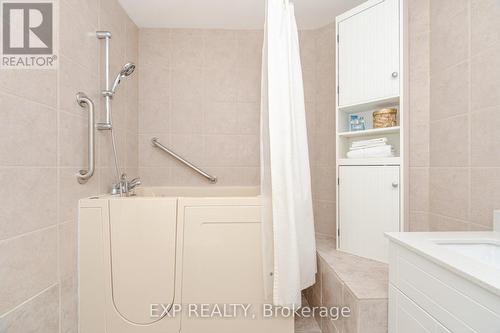 619 - 2075 Amherst Heights Drive, Burlington, ON - Indoor Photo Showing Bathroom