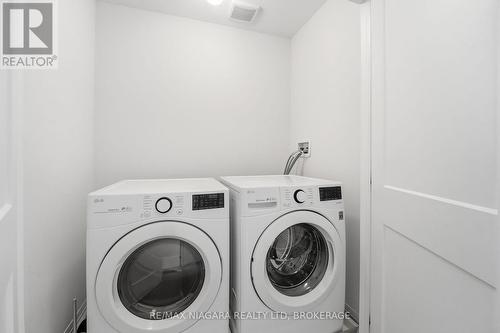 4004 Crown Street, Lincoln (Beamsville), ON - Indoor Photo Showing Laundry Room