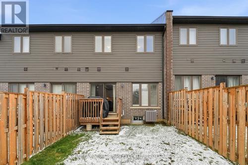 4004 Crown Street, Lincoln (Beamsville), ON - Outdoor With Deck Patio Veranda With Exterior