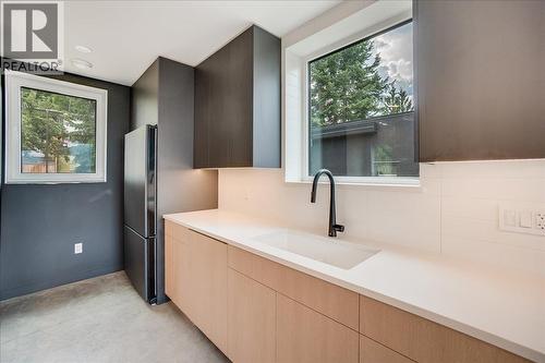 C-620 Richards Street, Nelson, BC - Indoor Photo Showing Kitchen
