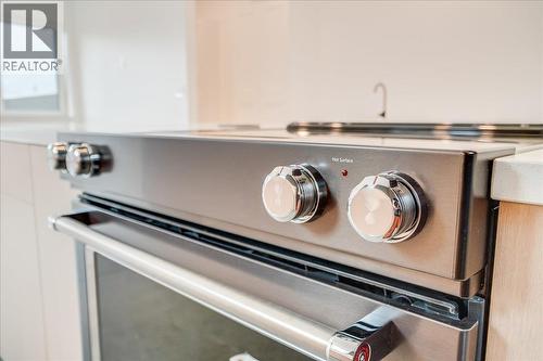 C-620 Richards Street, Nelson, BC - Indoor Photo Showing Kitchen