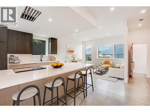 This photo is virtually staged - C-620 Richards Street, Nelson, BC - Indoor