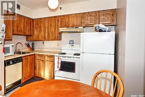 1106 405 5Th Avenue N, Saskatoon, SK - Indoor Photo Showing Kitchen