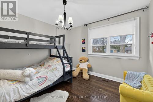 142 Beechwood Crescent, Newmarket, ON - Indoor Photo Showing Bedroom