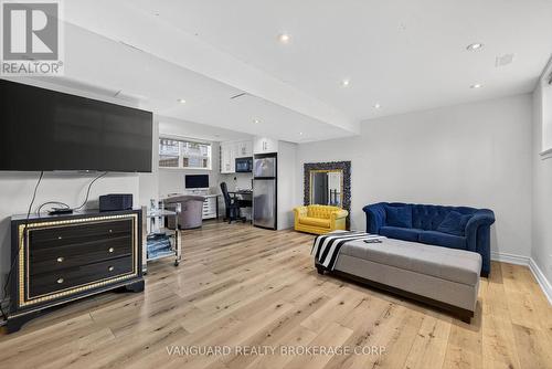 142 Beechwood Crescent, Newmarket, ON - Indoor