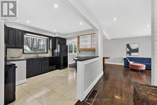 142 Beechwood Crescent, Newmarket, ON - Indoor Photo Showing Kitchen