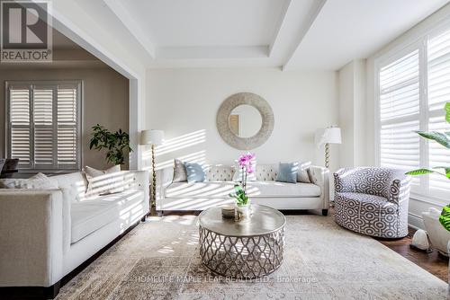 42 Foothills Crescent, Brampton, ON - Indoor Photo Showing Living Room