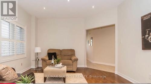 5847 Summerside Drive, Mississauga, ON - Indoor Photo Showing Living Room