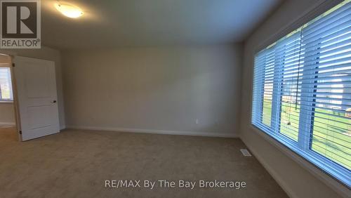 65 Federica Crescent, Wasaga Beach, ON - Indoor Photo Showing Other Room