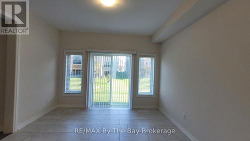 65 Federica Crescent, Wasaga Beach, ON - Indoor Photo Showing Other Room