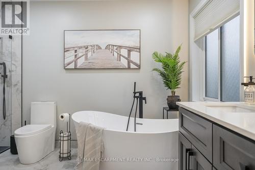 1351 Mcguffin Gate, Milton, ON - Indoor Photo Showing Bathroom