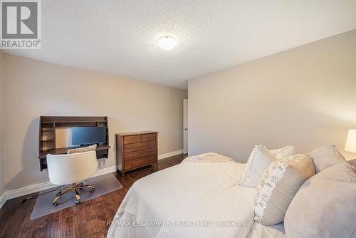 1351 Mcguffin Gate, Milton, ON - Indoor Photo Showing Bedroom
