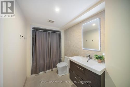 1351 Mcguffin Gate, Milton, ON - Indoor Photo Showing Bathroom