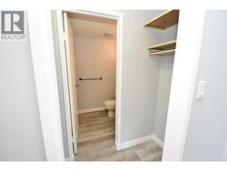 Walk thru closet to ensuite - 