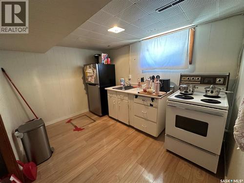 1750 Ottawa Street, Regina, SK - Indoor Photo Showing Kitchen