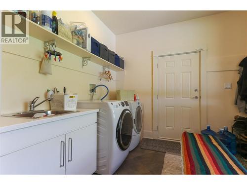 208 Ritchie Avenue, Trail, BC - Indoor Photo Showing Laundry Room