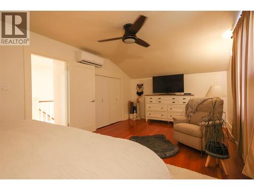 208 Ritchie Avenue, Trail, BC - Indoor Photo Showing Bedroom