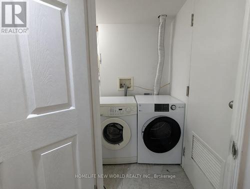 Bsmt - 252 Greenwood Avenue, Toronto, ON - Indoor Photo Showing Laundry Room