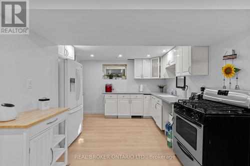 Kitchen (D.S) - 12 Olive Drive, Oro-Medonte, ON - Indoor Photo Showing Kitchen