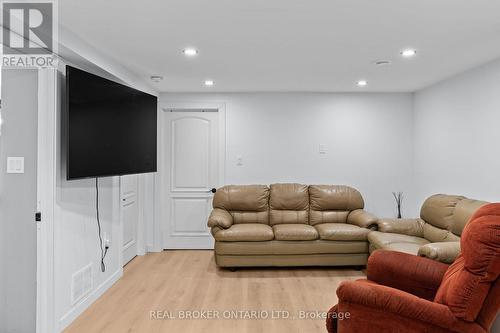 Family Room (D.S.) - 12 Olive Drive, Oro-Medonte, ON - Indoor