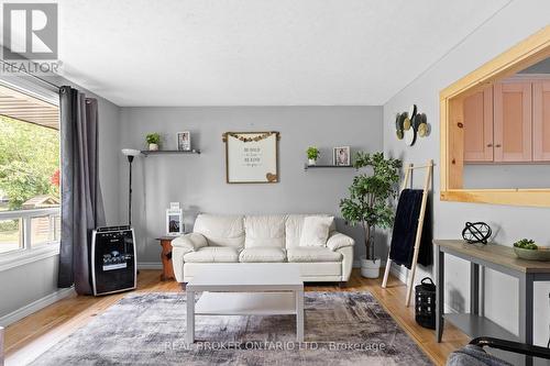 Living Room - 12 Olive Drive, Oro-Medonte, ON - Indoor Photo Showing Living Room