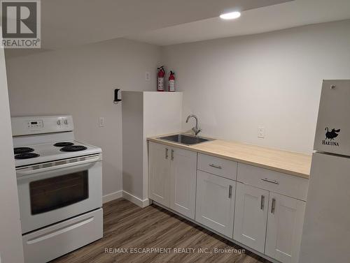 5 - 63 Pelham Road, St. Catharines, ON - Indoor Photo Showing Kitchen
