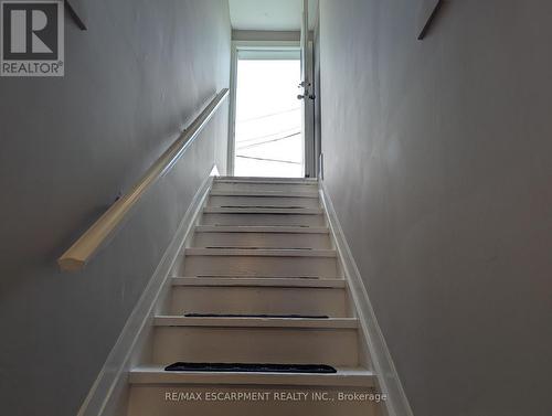 5 - Rm 2 - 63 Pelham Road, St. Catharines, ON - Indoor Photo Showing Other Room