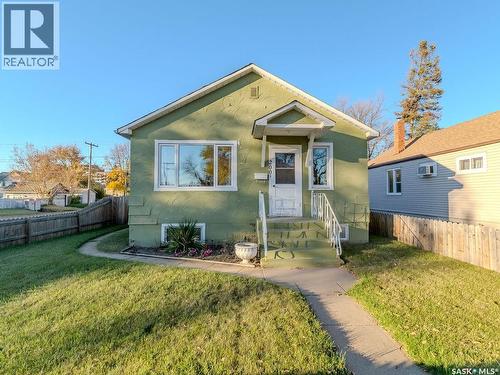 200 11Th Street E, Prince Albert, SK - Outdoor