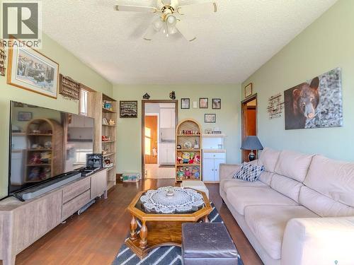 200 11Th Street E, Prince Albert, SK - Indoor Photo Showing Living Room