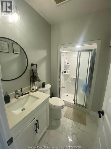 356 Christine Avenue Unit# Upper Level, Belle River, ON - Indoor Photo Showing Bathroom