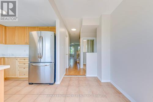 63 - 1489 Heritage Way, Oakville, ON - Indoor Photo Showing Kitchen